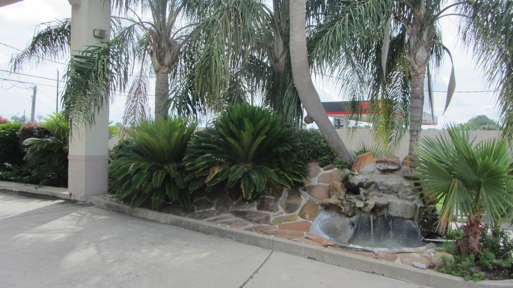 Camelot Inn & Suites Highway 290/Northwest Freeway Jersey Village Esterno foto