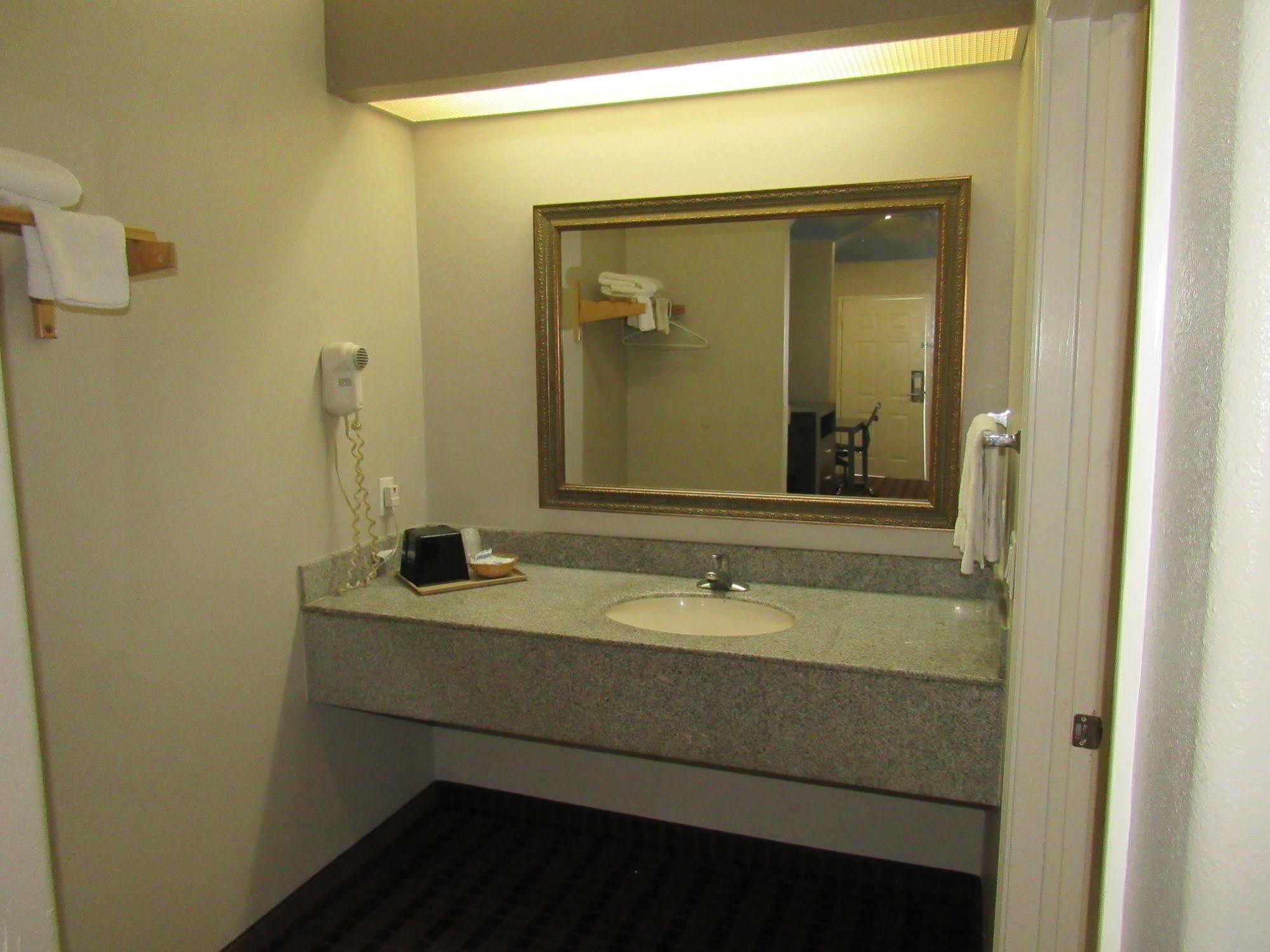 Camelot Inn & Suites Highway 290/Northwest Freeway Jersey Village Esterno foto