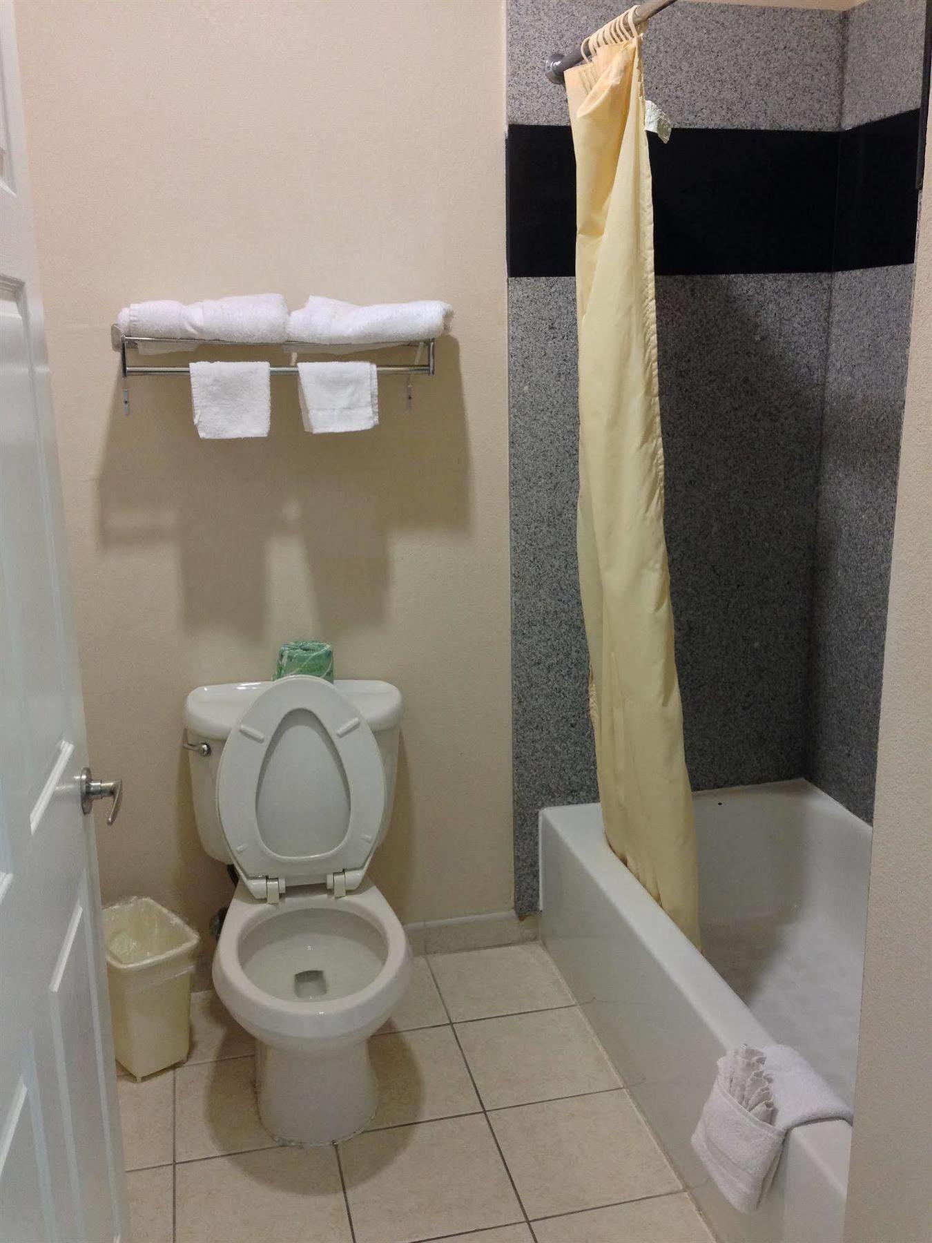 Camelot Inn & Suites Highway 290/Northwest Freeway Jersey Village Esterno foto