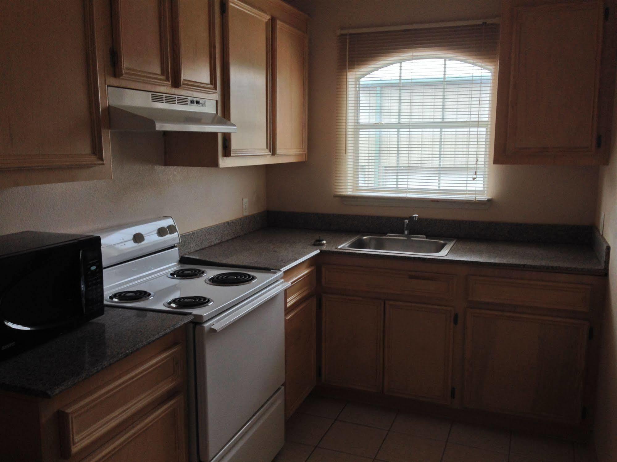 Camelot Inn & Suites Highway 290/Northwest Freeway Jersey Village Esterno foto
